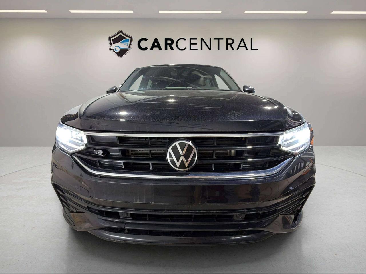 2023 Volkswagen Tiguan COMFORTLINE | R LINE | CLEAN CARFAX| PANO| CARPLAY Photo