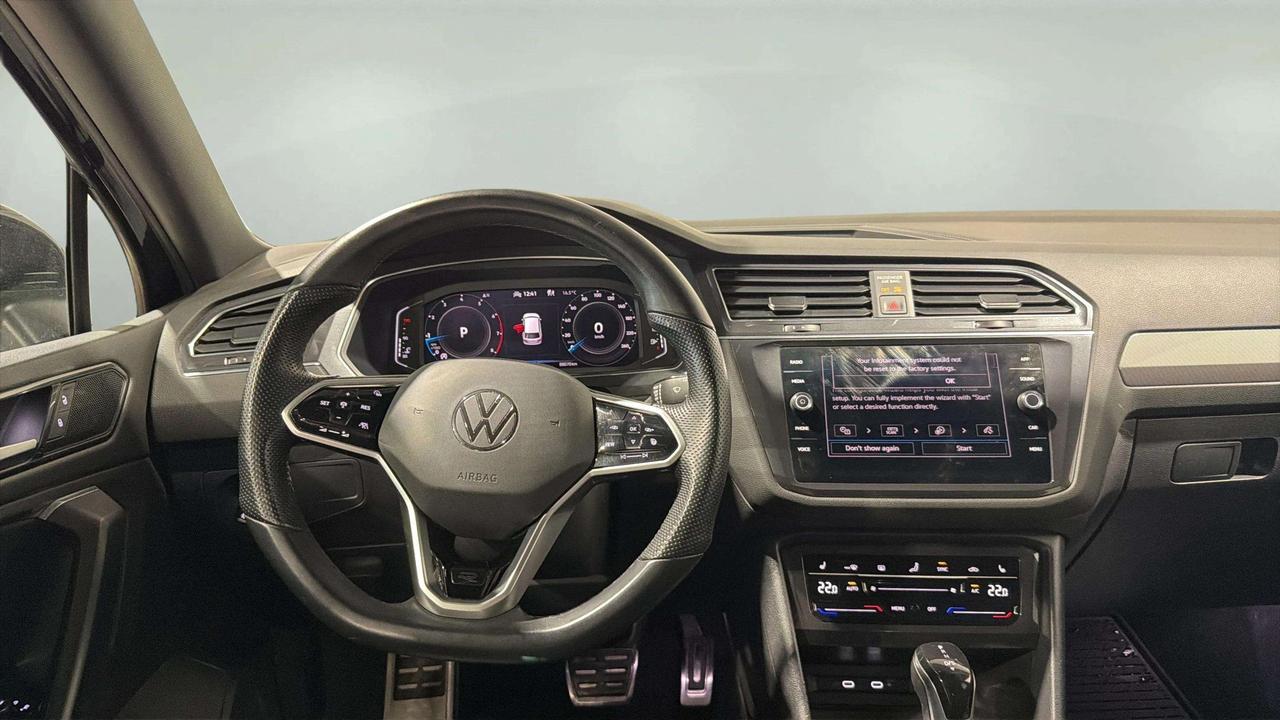 2023 Volkswagen Tiguan COMFORTLINE | R LINE | CLEAN CARFAX| PANO| CARPLAY Photo