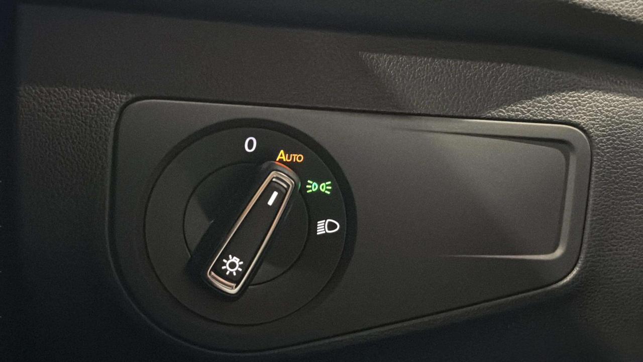 2023 Volkswagen Tiguan COMFORTLINE | R LINE | CLEAN CARFAX| PANO| CARPLAY Photo