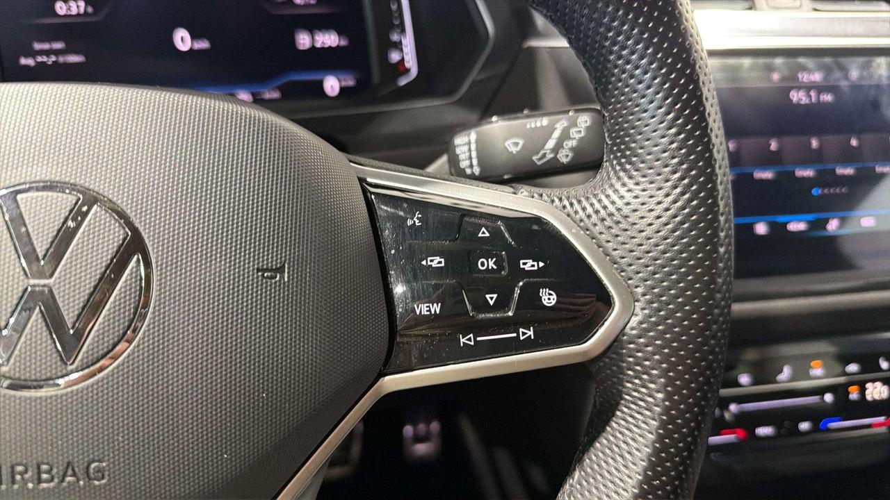 2023 Volkswagen Tiguan COMFORTLINE | R LINE | CLEAN CARFAX| PANO| CARPLAY Photo