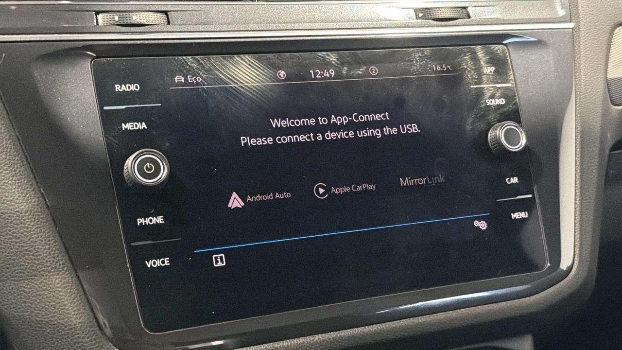 2023 Volkswagen Tiguan COMFORTLINE | R LINE | CLEAN CARFAX| PANO| CARPLAY Photo