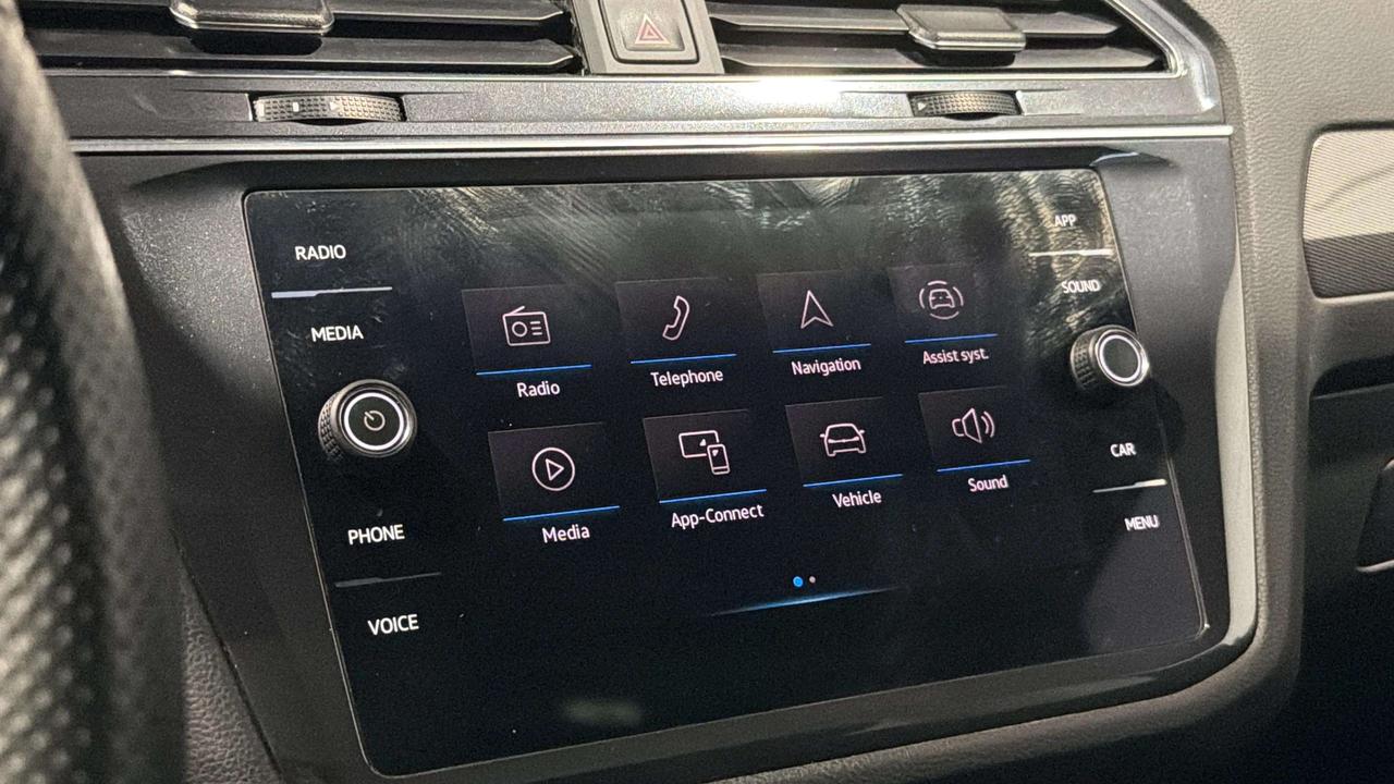 2023 Volkswagen Tiguan COMFORTLINE | R LINE | CLEAN CARFAX| PANO| CARPLAY Photo