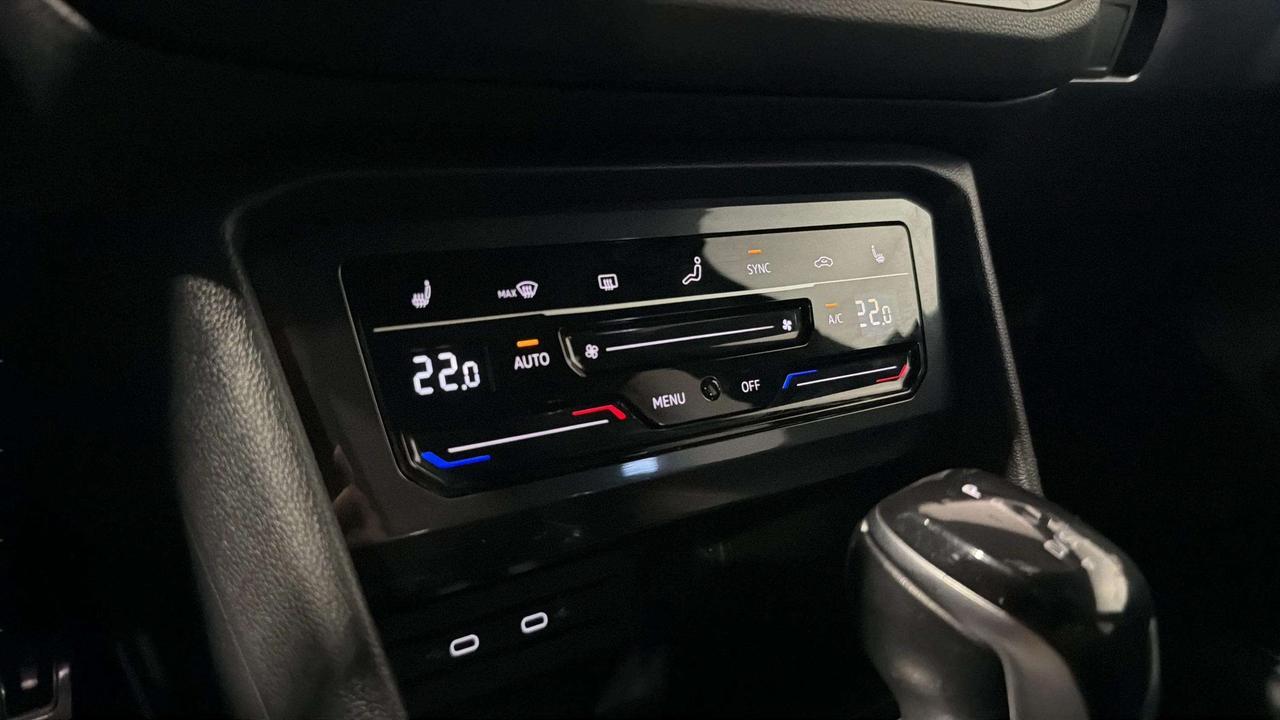 2023 Volkswagen Tiguan COMFORTLINE | R LINE | CLEAN CARFAX| PANO| CARPLAY Photo