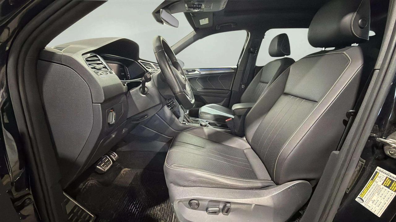 2023 Volkswagen Tiguan COMFORTLINE | R LINE | CLEAN CARFAX| PANO| CARPLAY Photo