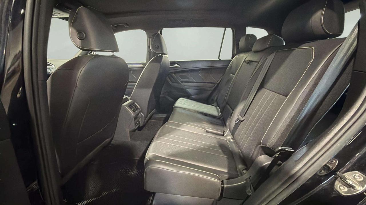 2023 Volkswagen Tiguan COMFORTLINE | R LINE | CLEAN CARFAX| PANO| CARPLAY Photo