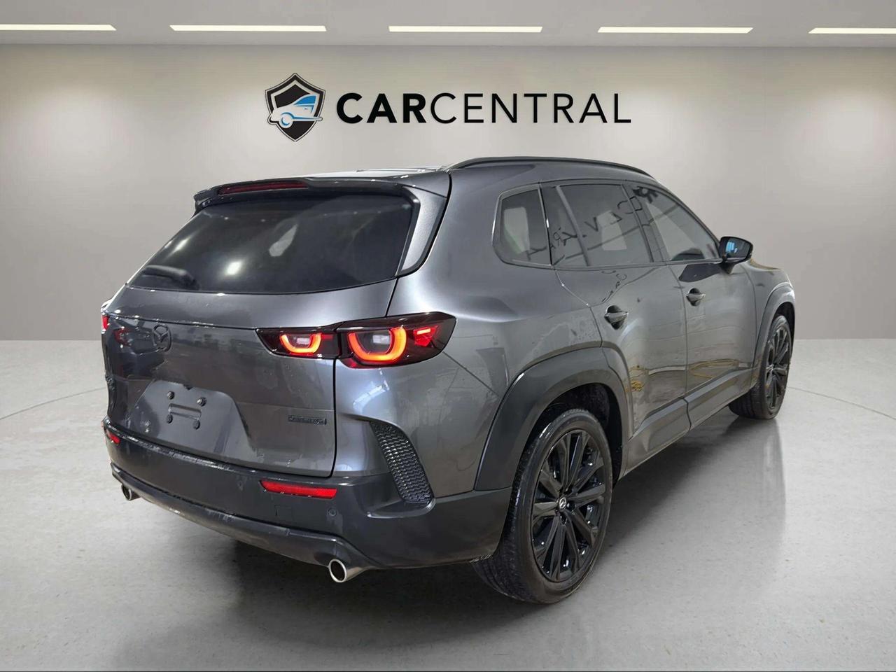 2023 Mazda CX-50 GT | CLEAN CARFAX | HEADS UP | BOSE| PANO| Photo4