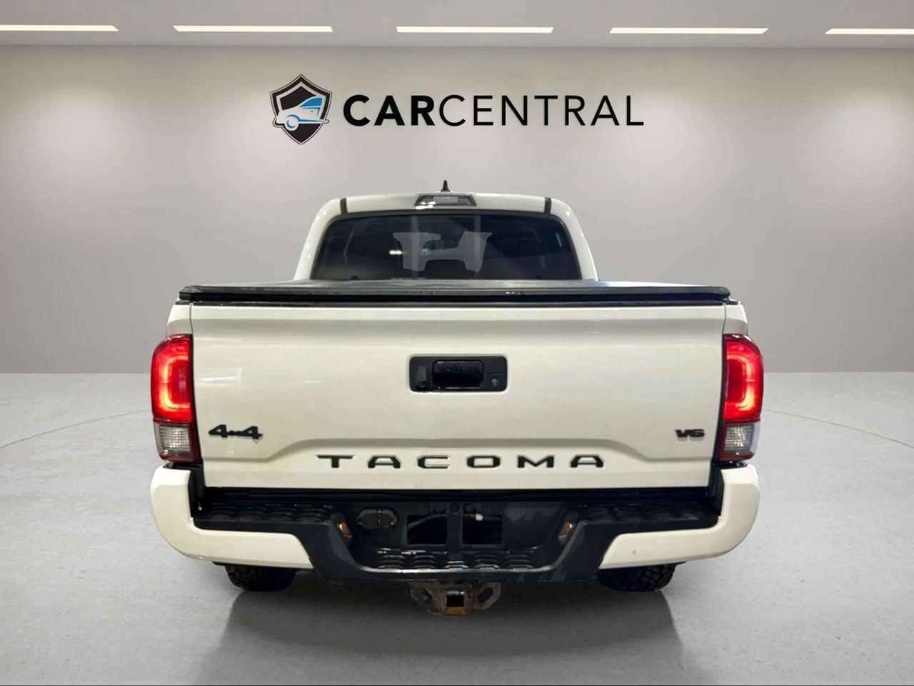 2020 Toyota Tacoma 4X4 | CLEAN CARFAX | HTD SEATS | 23 SERVICE REC Photo3