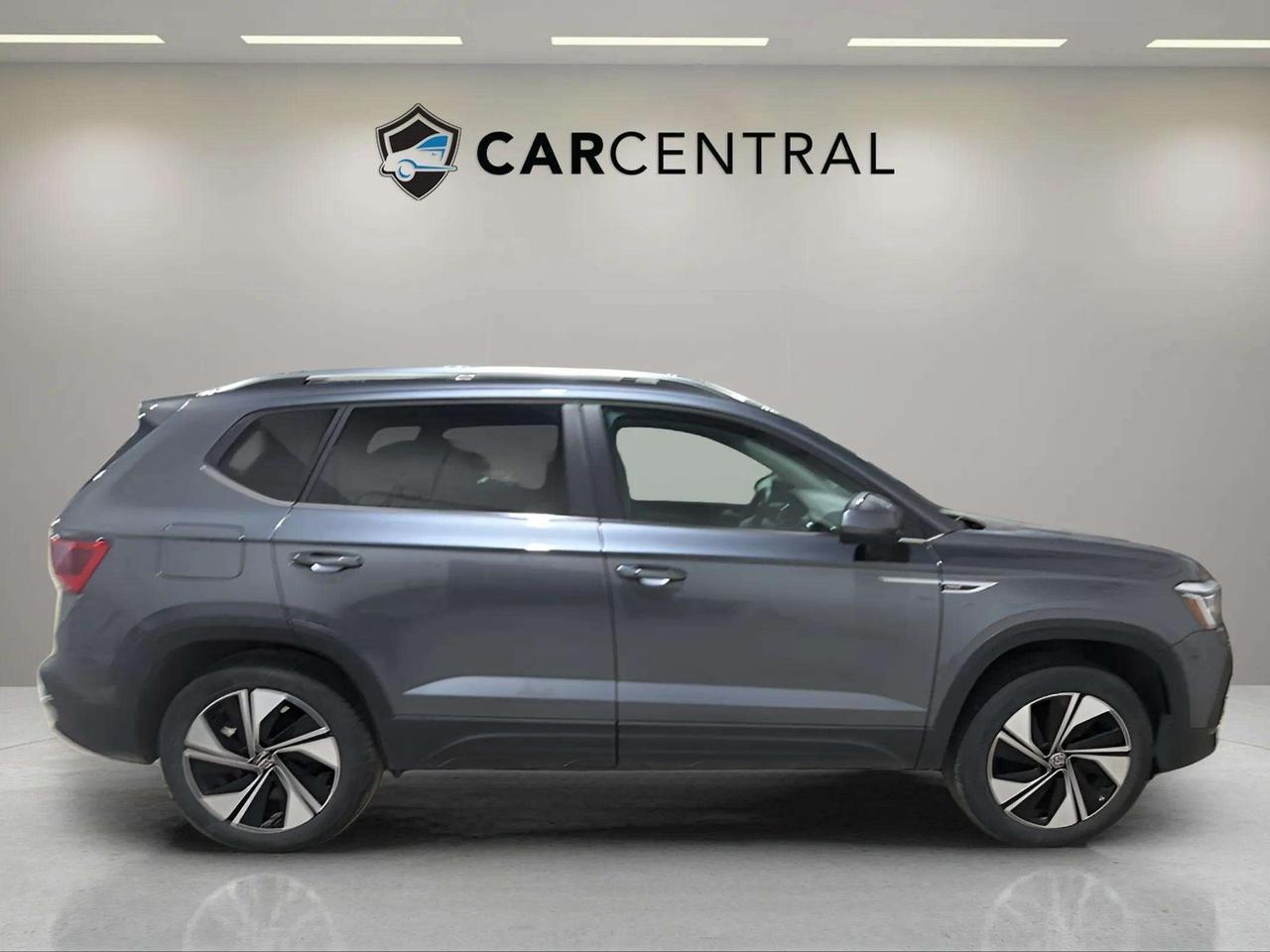 2024 Volkswagen Taos HIGHLINE | CLEAN CARFAX | PANO | CARPLAY | VENT SE Photo
