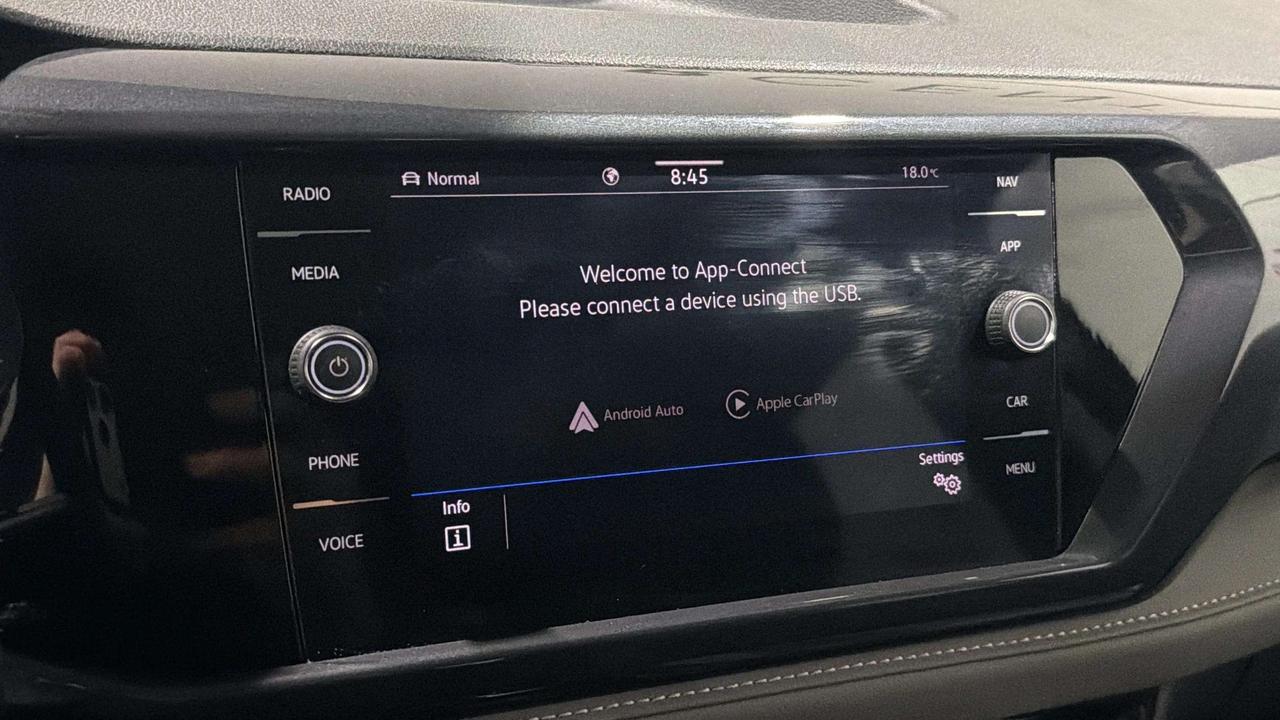 2024 Volkswagen Taos HIGHLINE | CLEAN CARFAX | PANO | CARPLAY | VENT SE Photo