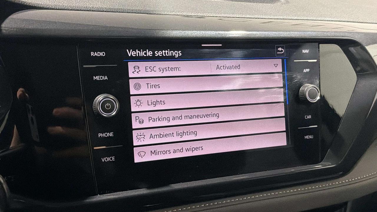 2024 Volkswagen Taos HIGHLINE | CLEAN CARFAX | PANO | CARPLAY | VENT SE Photo