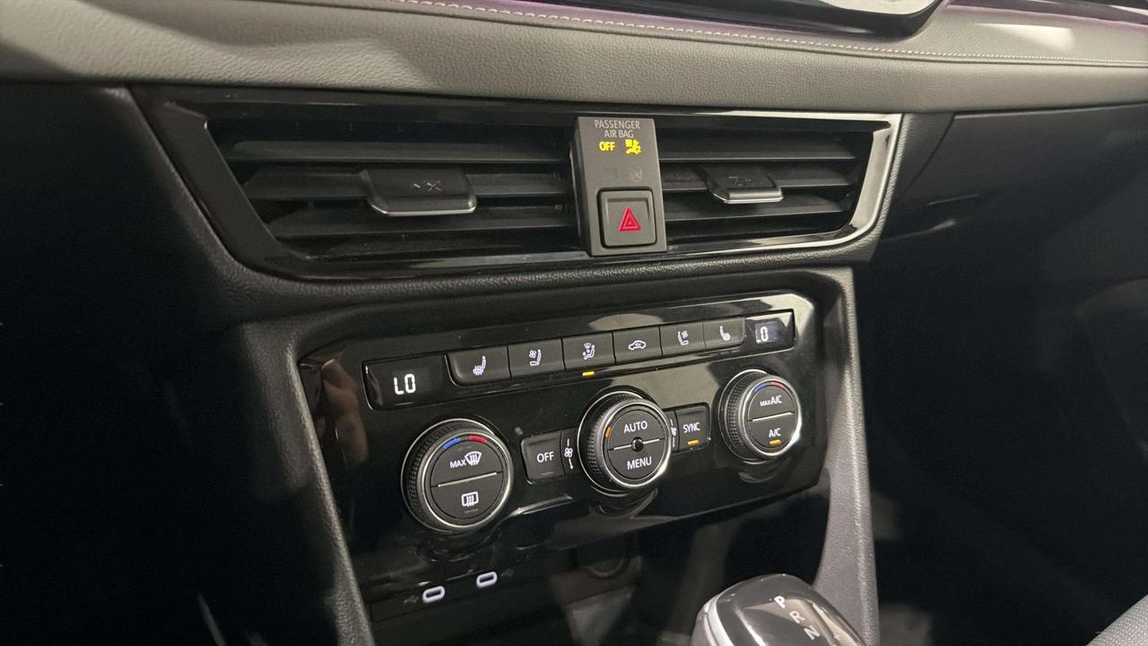 2024 Volkswagen Taos HIGHLINE | CLEAN CARFAX | PANO | CARPLAY | VENT SE Photo
