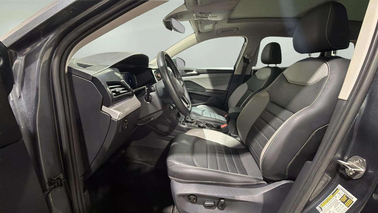 2024 Volkswagen Taos HIGHLINE | CLEAN CARFAX | PANO | CARPLAY | VENT SE Photo