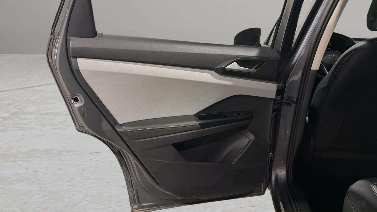 2024 Volkswagen Taos HIGHLINE | CLEAN CARFAX | PANO | CARPLAY | VENT SE Photo