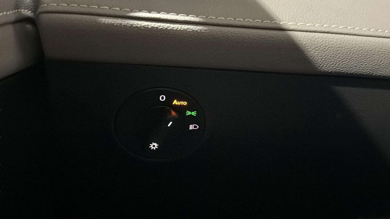 2024 Volkswagen Taos HIGHLINE | CLEAN CARFAX | PANO | CARPLAY | VENT SE Photo
