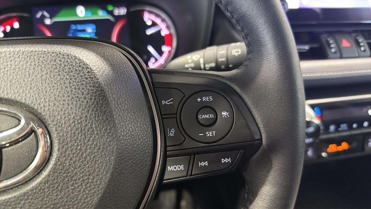 2024 Toyota RAV4 XLE|CLEAN CARFAX|1OWNER|ROOF|LEATHER|PWR LIFTGATE Photo
