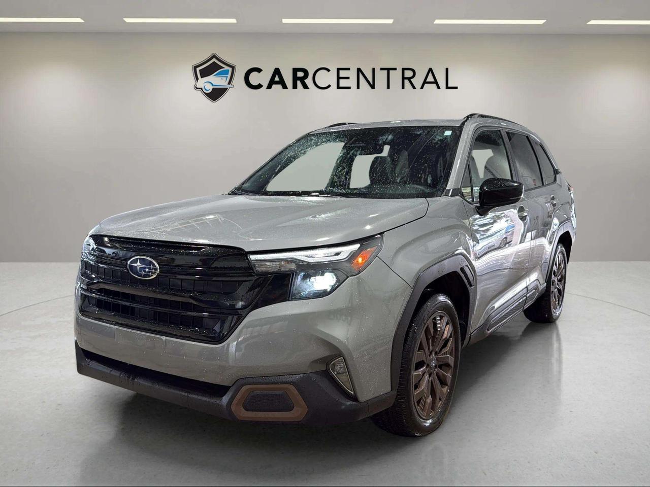 2025 Subaru Forester SPORT |LEATHER| CLEANCARFAX| PANO| CARPLAY Photo