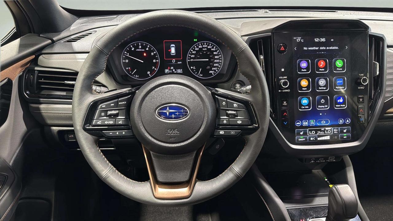 2025 Subaru Forester SPORT |LEATHER| CLEANCARFAX| PANO| CARPLAY Photo