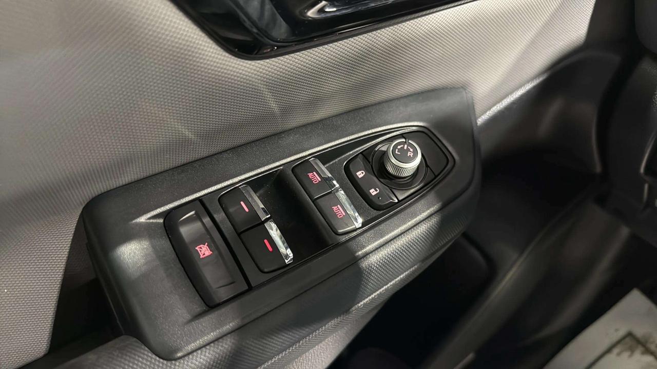 2025 Subaru Forester SPORT |LEATHER| CLEANCARFAX| PANO| CARPLAY Photo