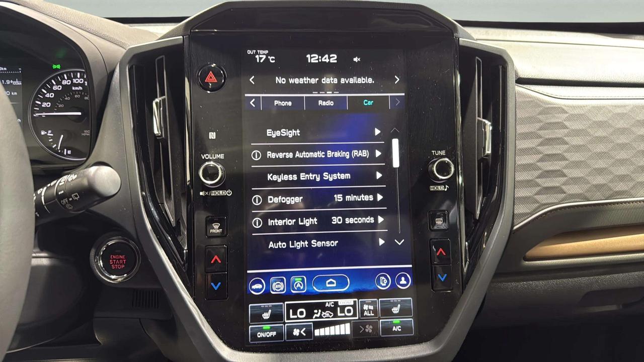 2025 Subaru Forester SPORT |LEATHER| CLEANCARFAX| PANO| CARPLAY Photo