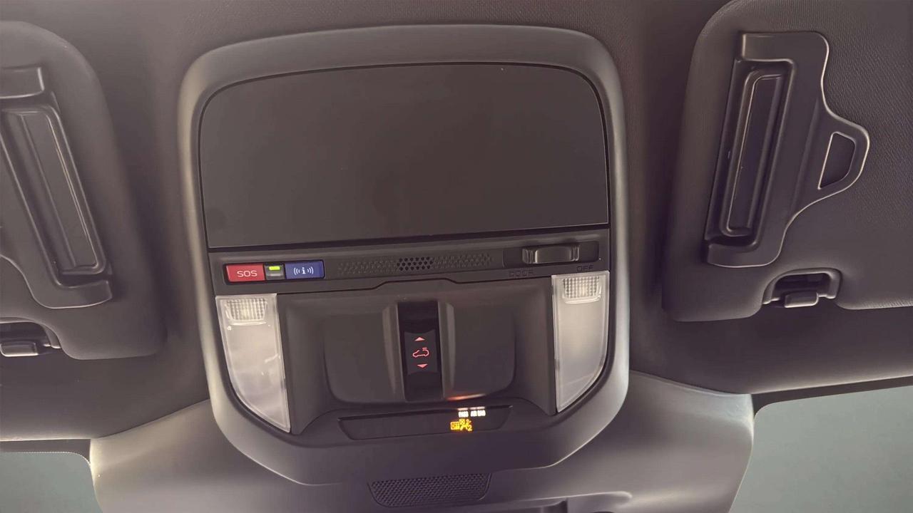 2025 Subaru Forester SPORT |LEATHER| CLEANCARFAX| PANO| CARPLAY Photo