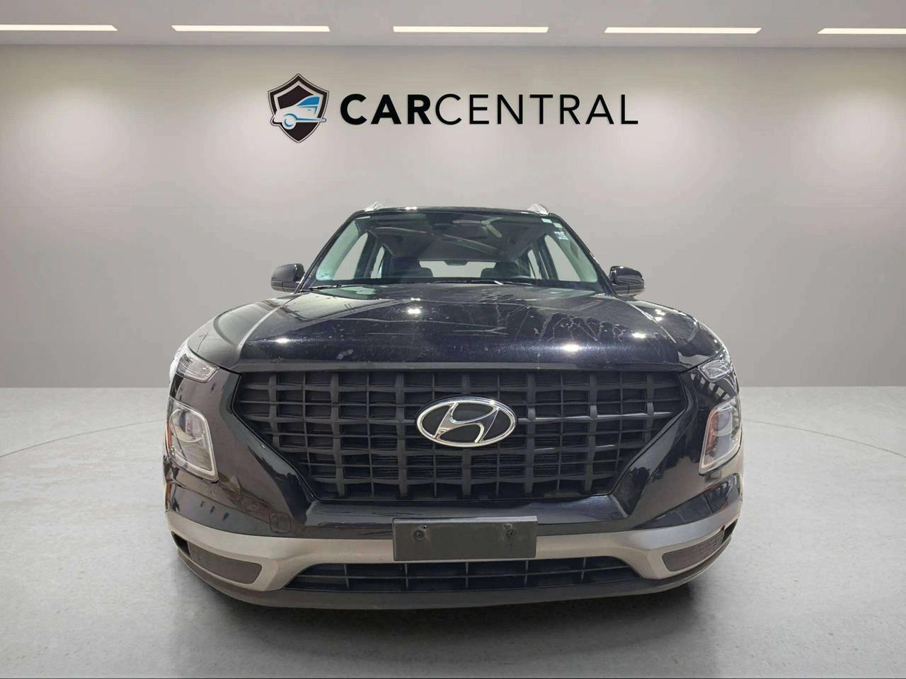 2024 Hyundai Venue PREFERRED | CLEAN CARFAX | LOW KMS|1 OWNER Photo