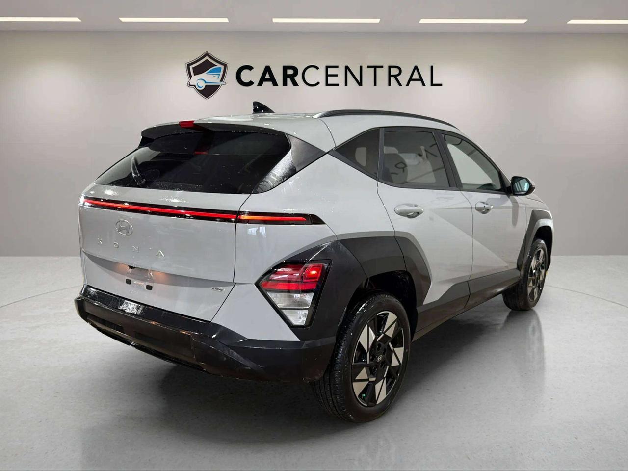 2024 Hyundai KONA PREFERRED | AWD | CLEAN CARFAX| 1 OWNER | CARPLAY Photo