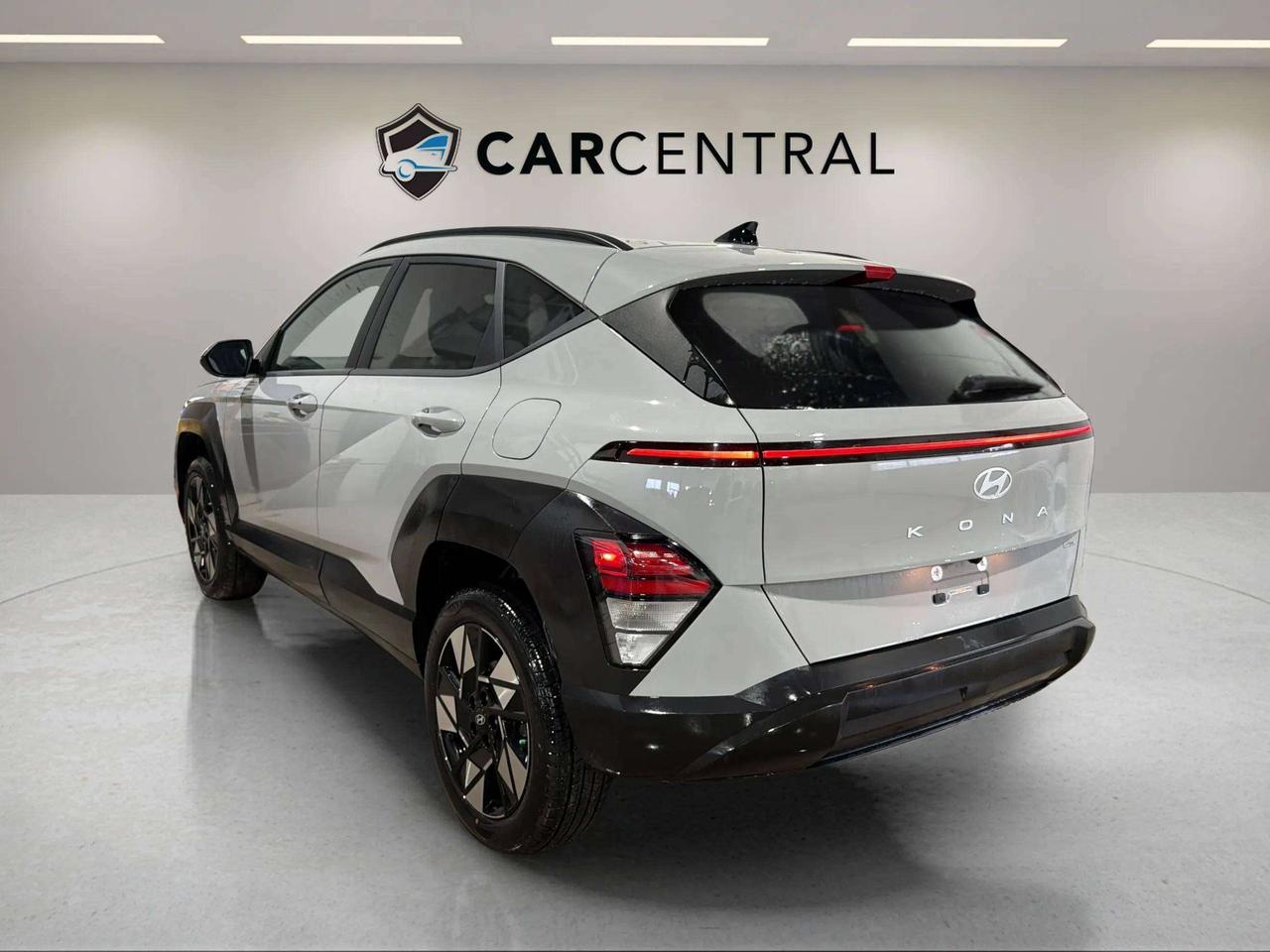 2024 Hyundai KONA PREFERRED | AWD | CLEAN CARFAX| 1 OWNER | CARPLAY Photo2