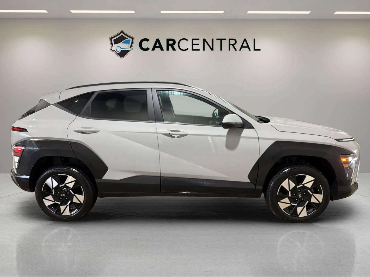 2024 Hyundai KONA PREFERRED | AWD | CLEAN CARFAX| 1 OWNER | CARPLAY Photo