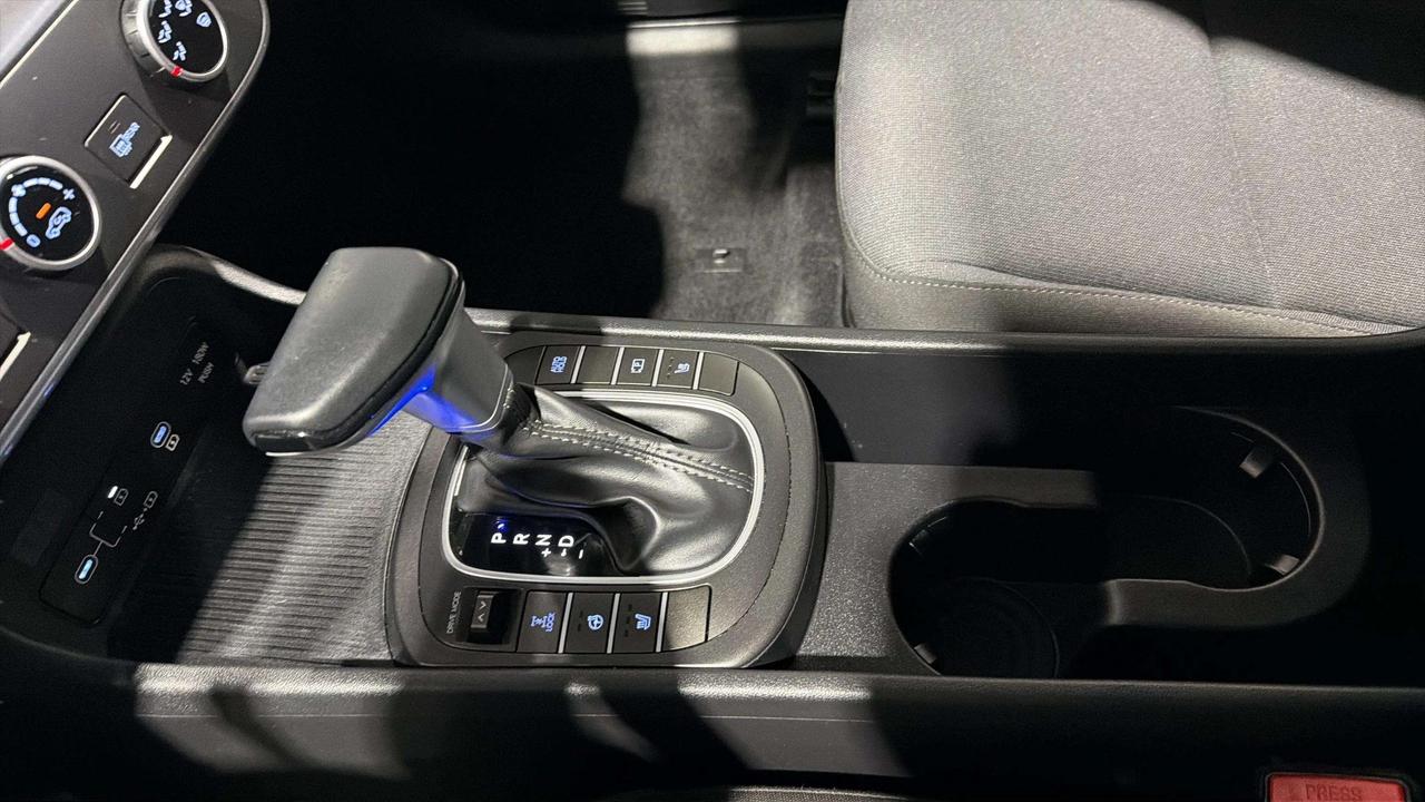 2024 Hyundai KONA PREFERRED | AWD | CLEAN CARFAX| 1 OWNER | CARPLAY Photo