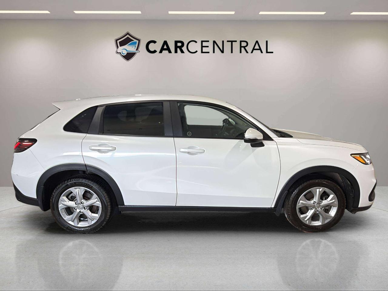 2023 Honda HR-V LX | AWD | CLEAN CARFAX | CARPLAY | HTD SEATS Photo