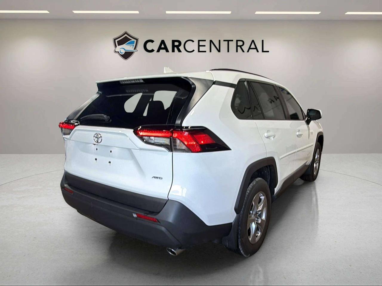 2022 Toyota RAV4 XLE | AWD | SUNROOF | 1 OWNER | CLEAN CARFAX | Photo