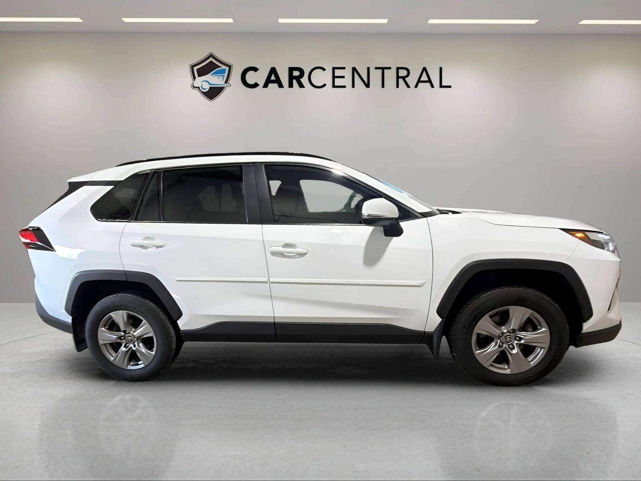 2022 Toyota RAV4 XLE | AWD | SUNROOF | 1 OWNER | CLEAN CARFAX | Photo