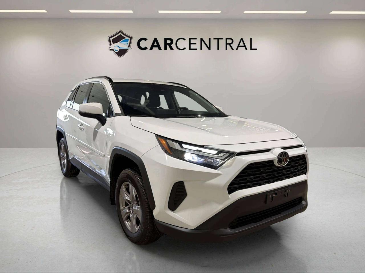 2022 Toyota RAV4 XLE | AWD | SUNROOF | 1 OWNER | CLEAN CARFAX | Photo