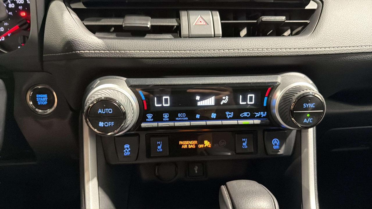2022 Toyota RAV4 XLE | AWD | SUNROOF | 1 OWNER | CLEAN CARFAX | Photo