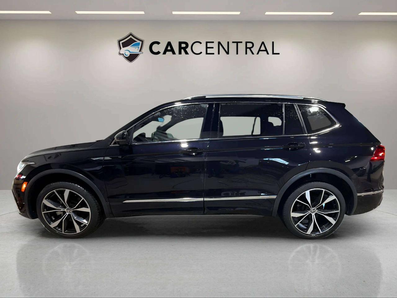 2023 Volkswagen Tiguan HIGHLINE | R-LINE | AWD | LEATHER | CLEAN CARFAX | Photo