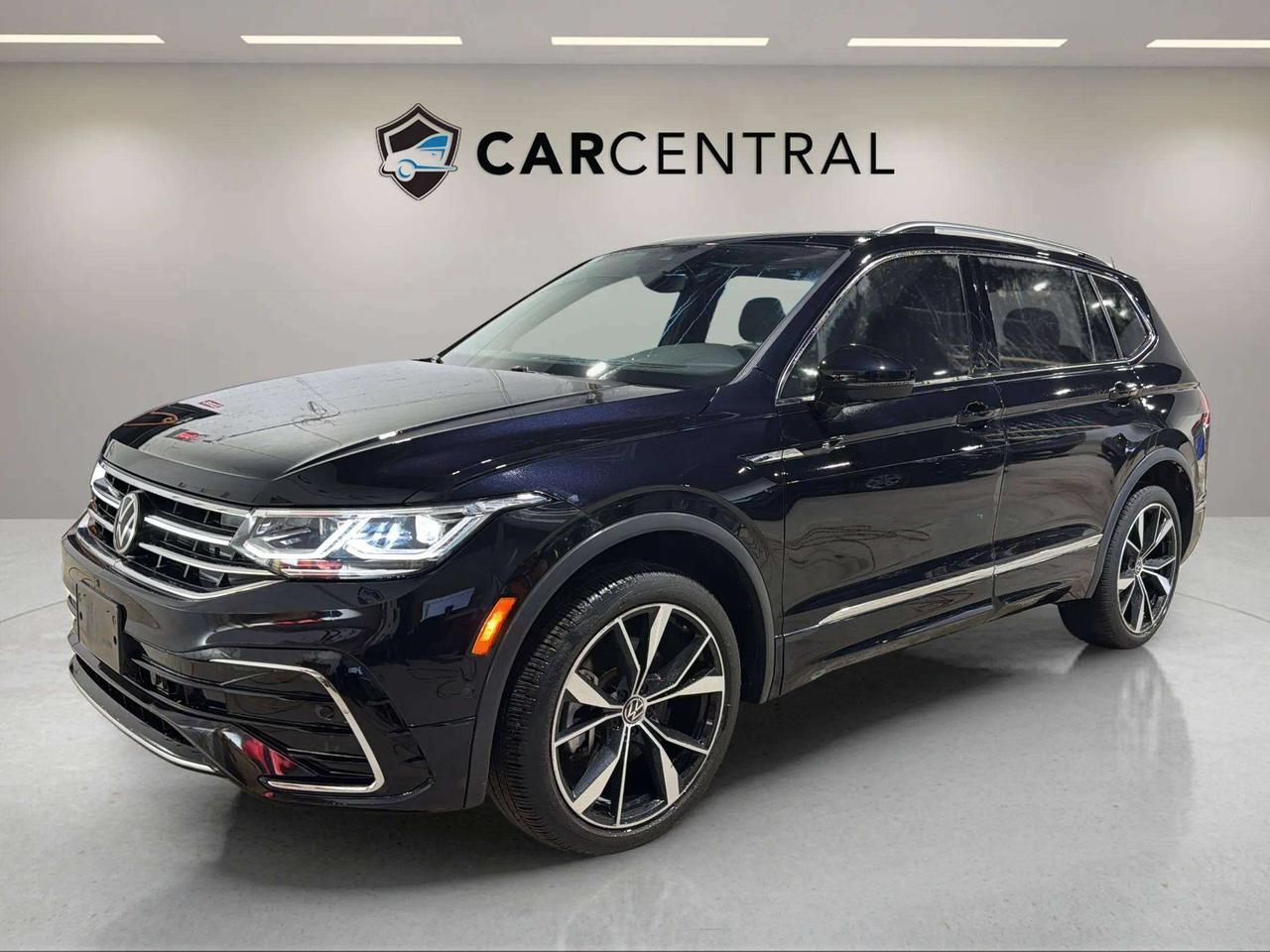 2023 Volkswagen Tiguan HIGHLINE | R-LINE | AWD | LEATHER | CLEAN CARFAX | Photo0