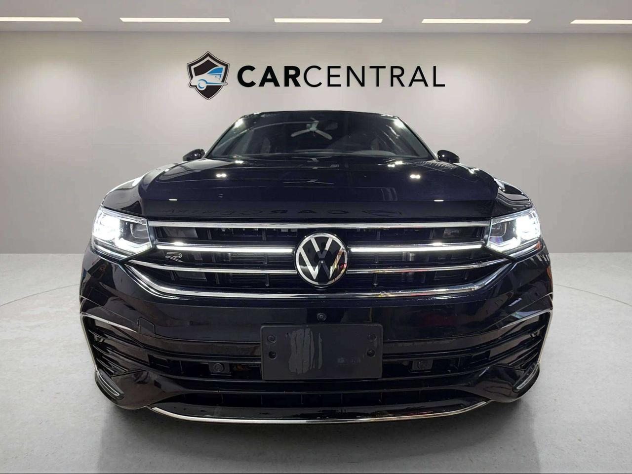 2023 Volkswagen Tiguan HIGHLINE | R-LINE | AWD | LEATHER | CLEAN CARFAX | Photo