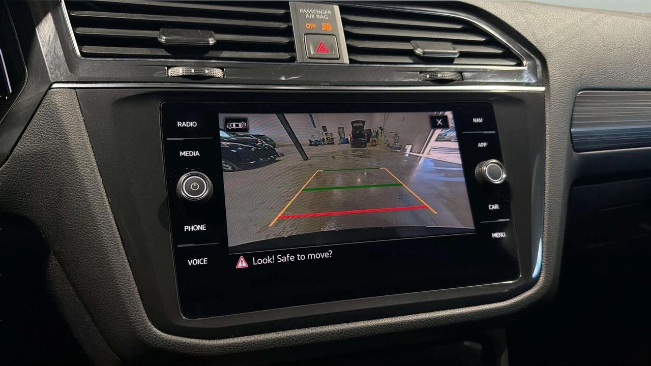 2023 Volkswagen Tiguan HIGHLINE | R-LINE | AWD | LEATHER | CLEAN CARFAX | Photo