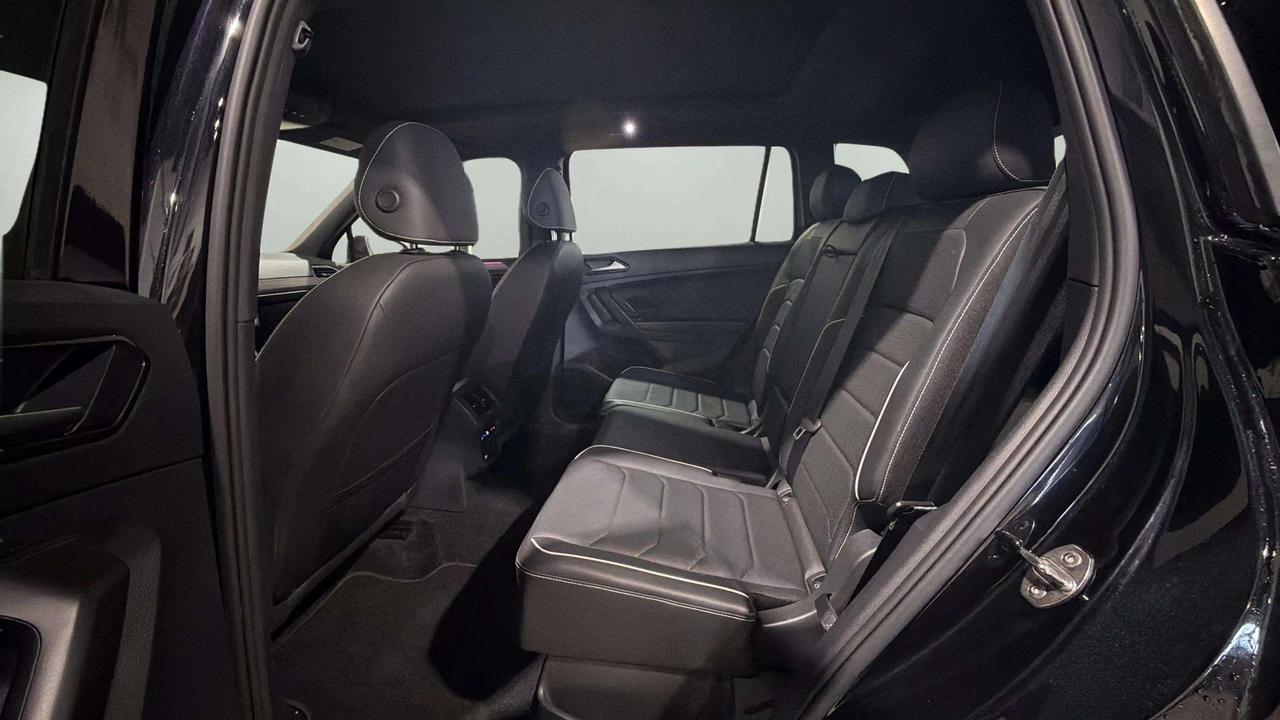 2023 Volkswagen Tiguan HIGHLINE | R-LINE | AWD | LEATHER | CLEAN CARFAX | Photo