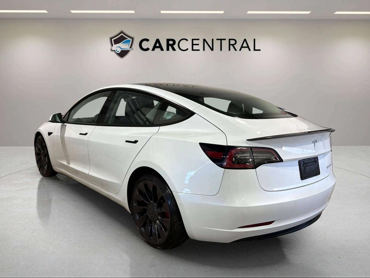 2022 Tesla Model 3 PERFORMANCE | AWD | LEATHER | CLEAN CARFAX | 1 OWN Photo2