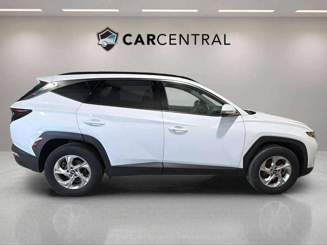 2024 Hyundai Tucson TREND | AWD | LEATHER | ROOF | CLEAN CARFAX | Photo