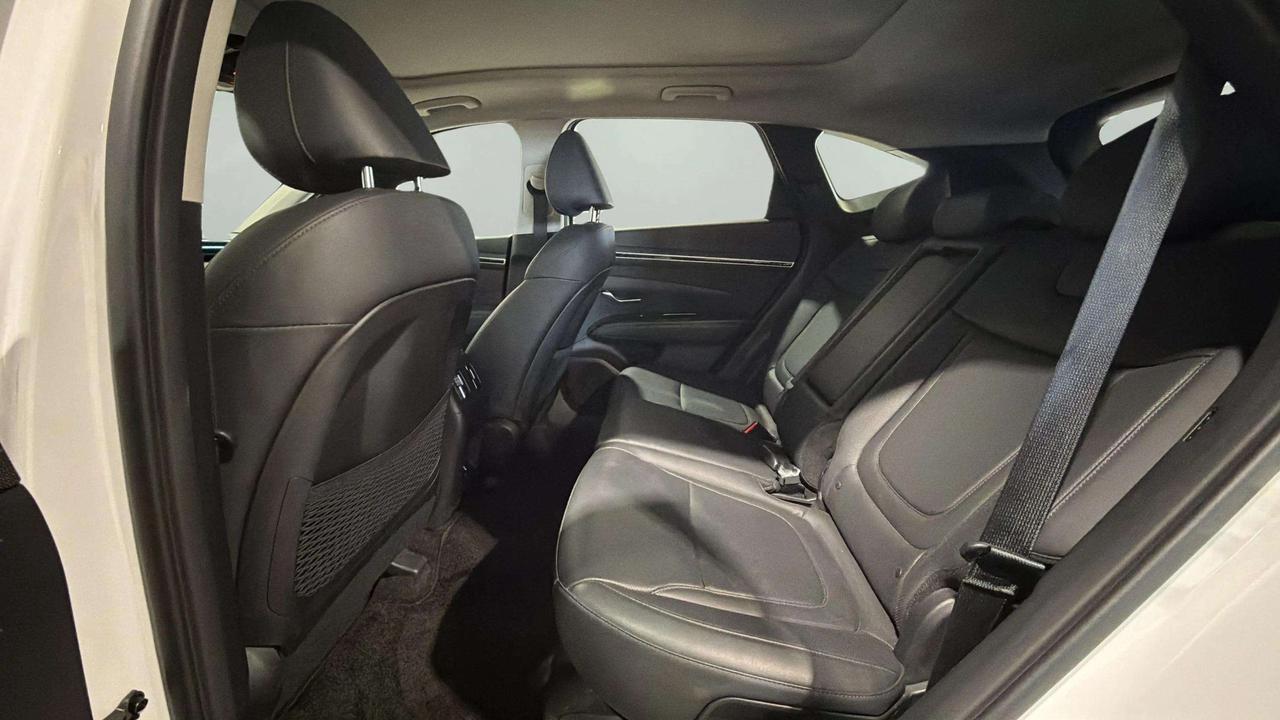 2024 Hyundai Tucson TREND | AWD | LEATHER | ROOF | CLEAN CARFAX | Photo