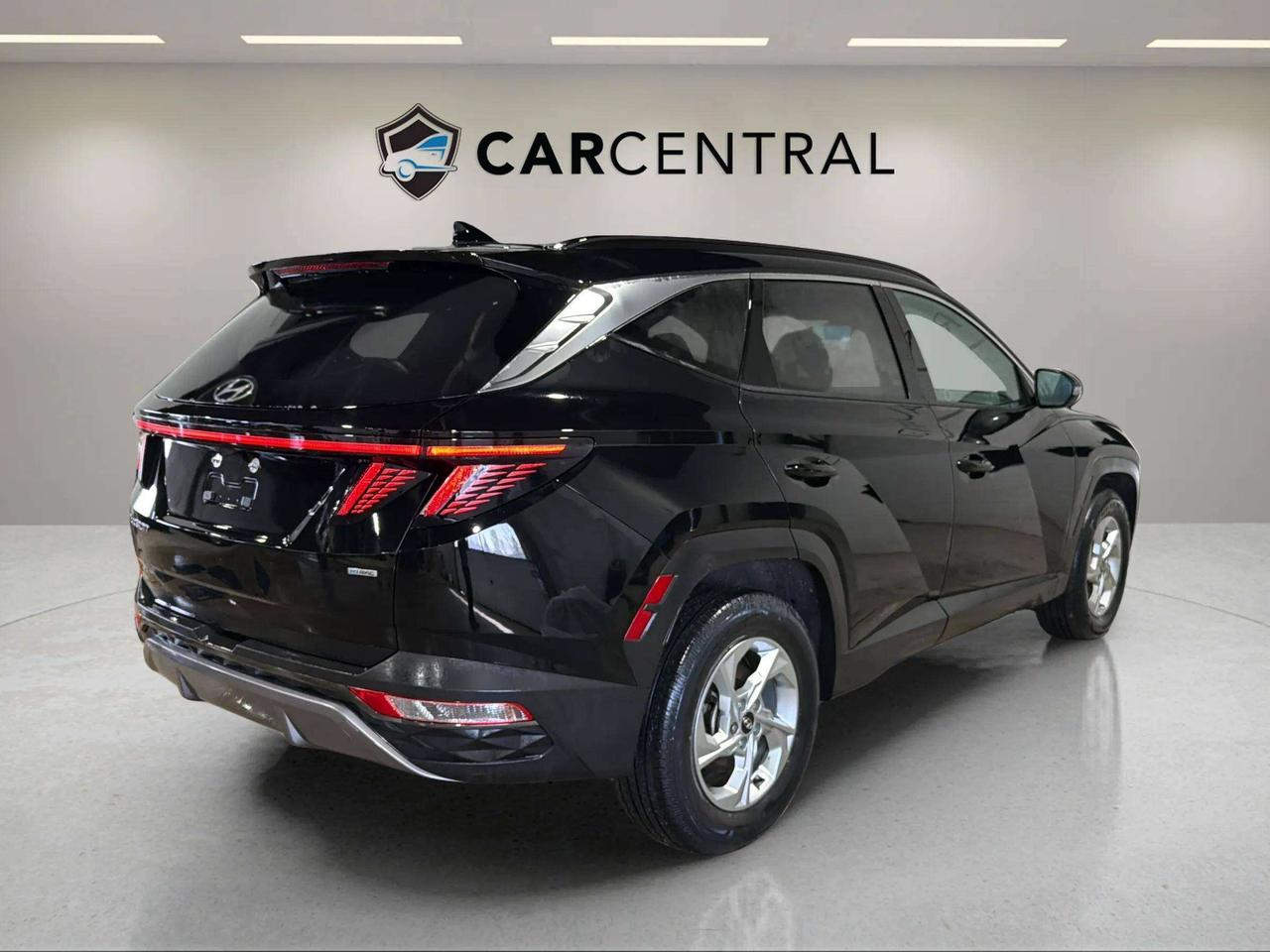 2024 Hyundai Tucson TREND | AWD | LEATHER | ROOF | CLEAN CARFAX | Photo