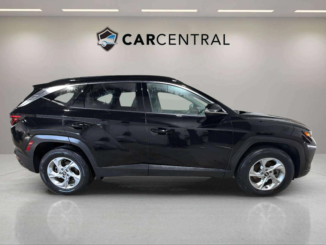 2024 Hyundai Tucson TREND | AWD | LEATHER | ROOF | CLEAN CARFAX | Photo