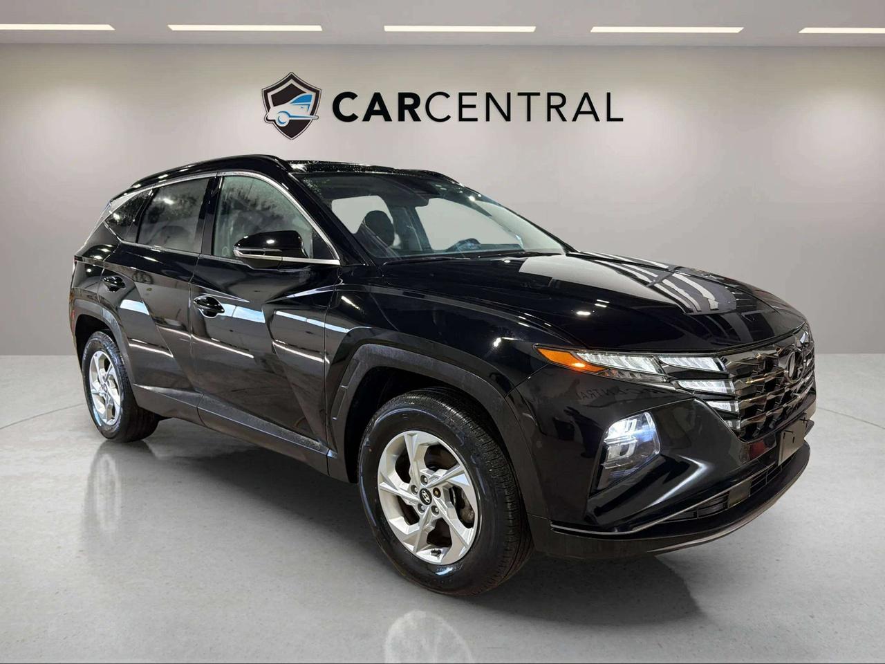 2024 Hyundai Tucson TREND | AWD | LEATHER | ROOF | CLEAN CARFAX | Photo