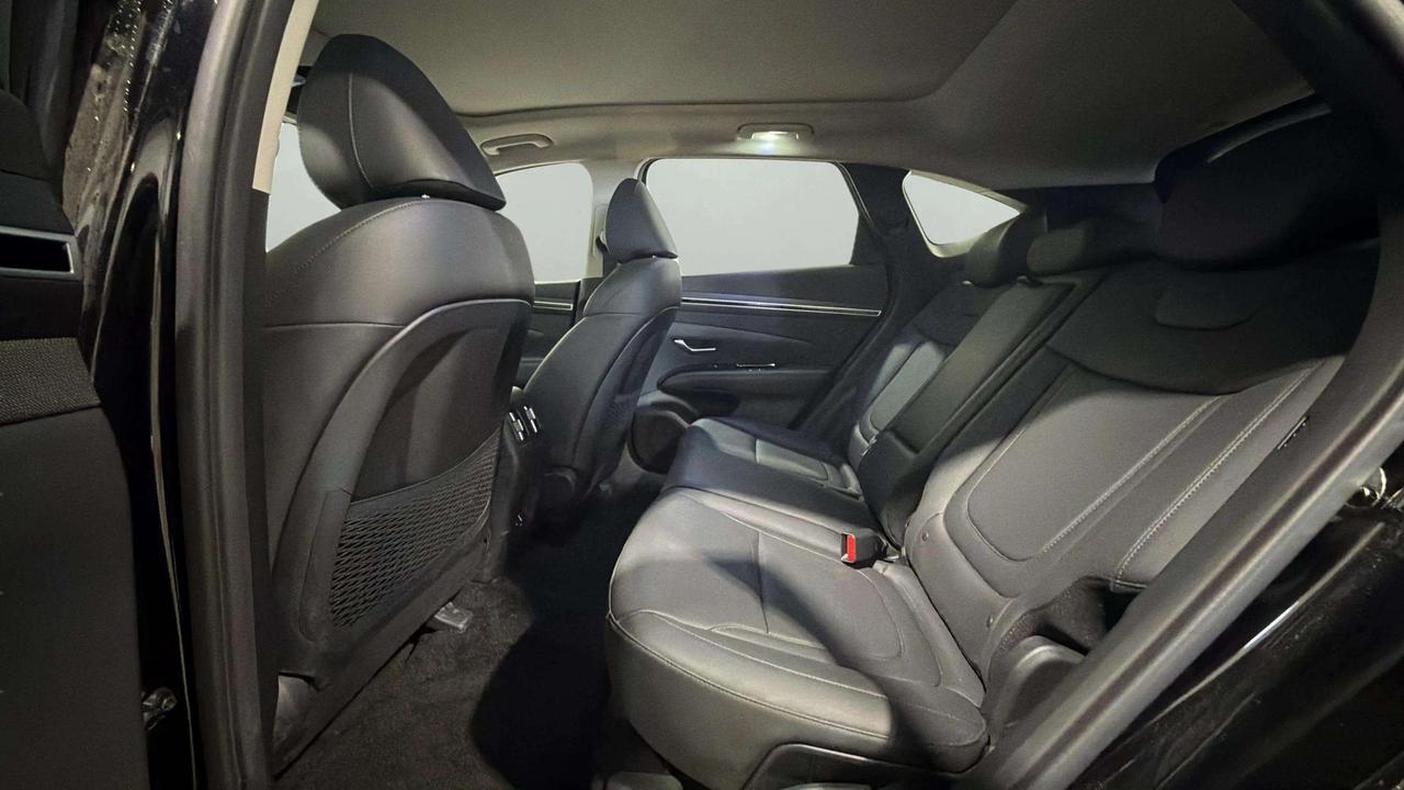 2024 Hyundai Tucson TREND | AWD | LEATHER | ROOF | CLEAN CARFAX | Photo