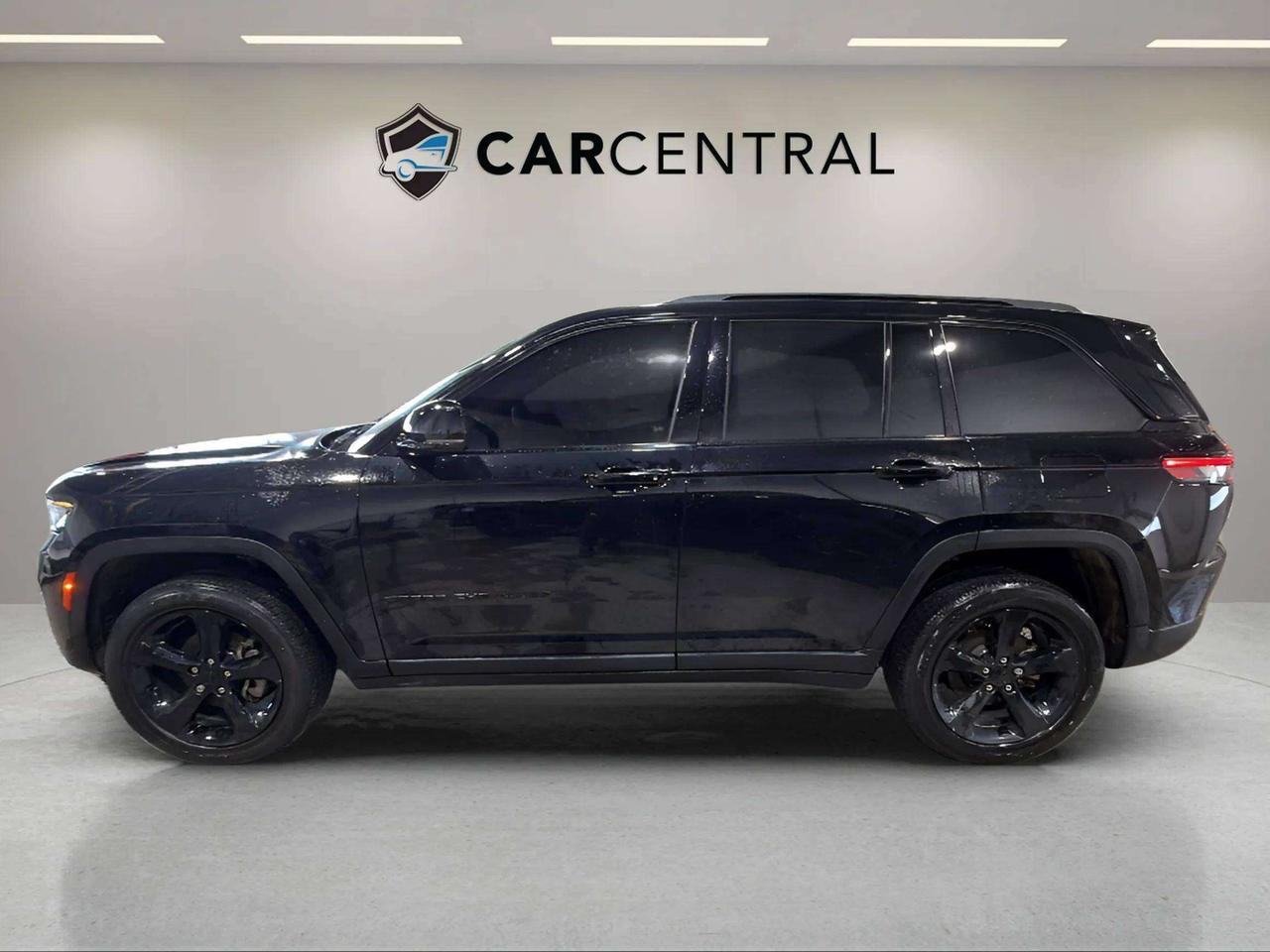 2023 Jeep Grand Cherokee ALTITUDE |CLEAN CARFAX|STARTER|SUNROOF|BLK DIAMOND Photo