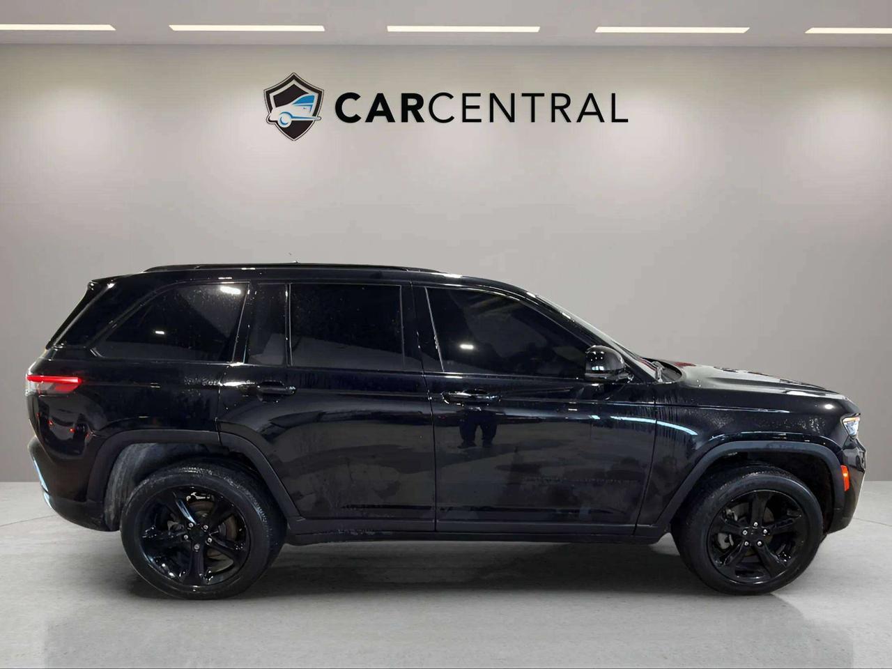 2023 Jeep Grand Cherokee ALTITUDE |CLEAN CARFAX|STARTER|SUNROOF|BLK DIAMOND Photo