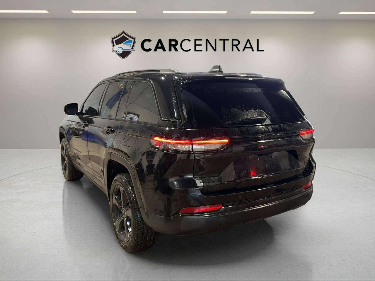 2023 Jeep Grand Cherokee ALTITUDE |CLEAN CARFAX|STARTER|SUNROOF|BLK DIAMOND Photo2