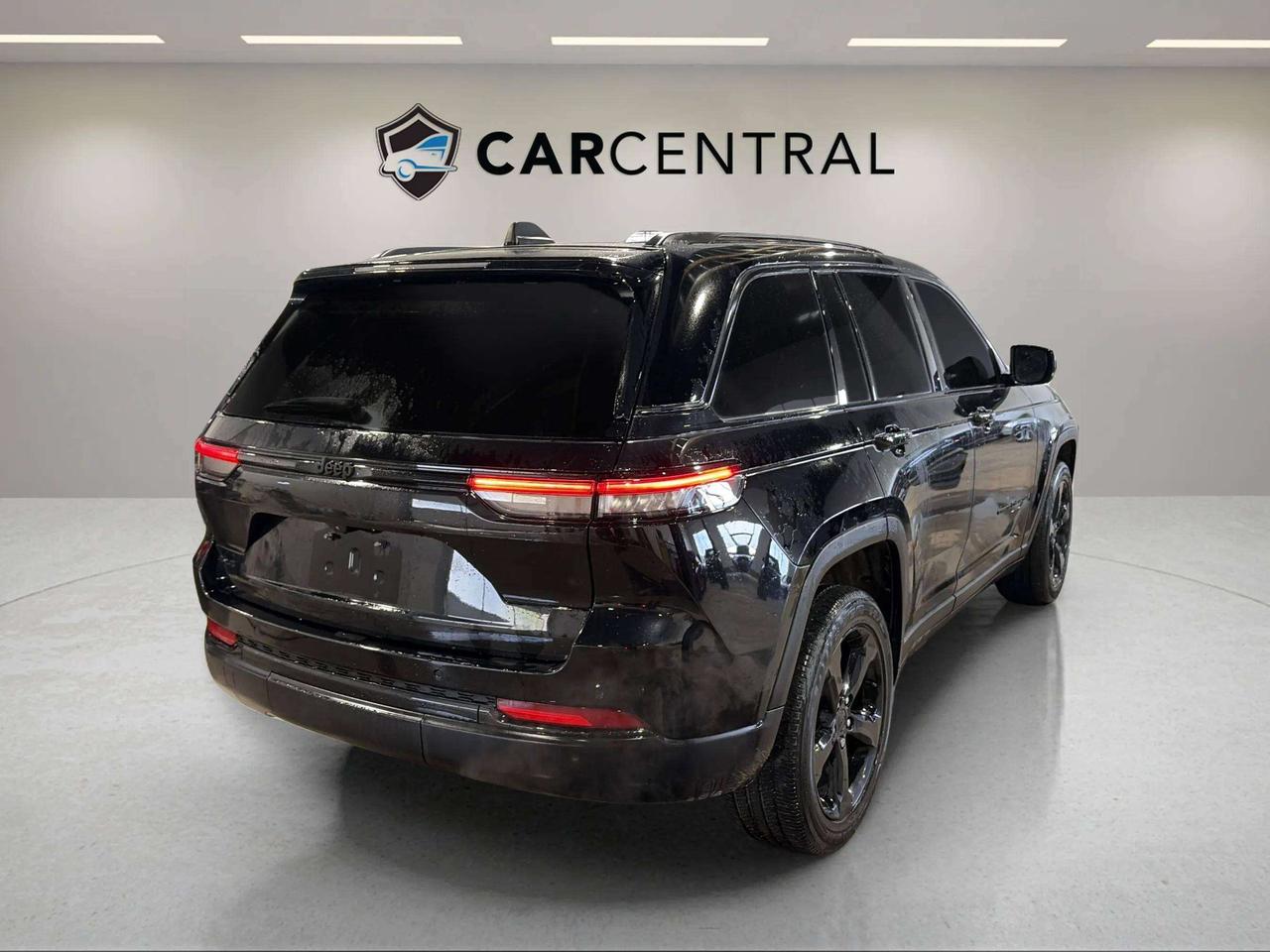 2023 Jeep Grand Cherokee ALTITUDE |CLEAN CARFAX|STARTER|SUNROOF|BLK DIAMOND Photo